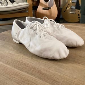 White Bloch jazzsoft leather jazz shoes